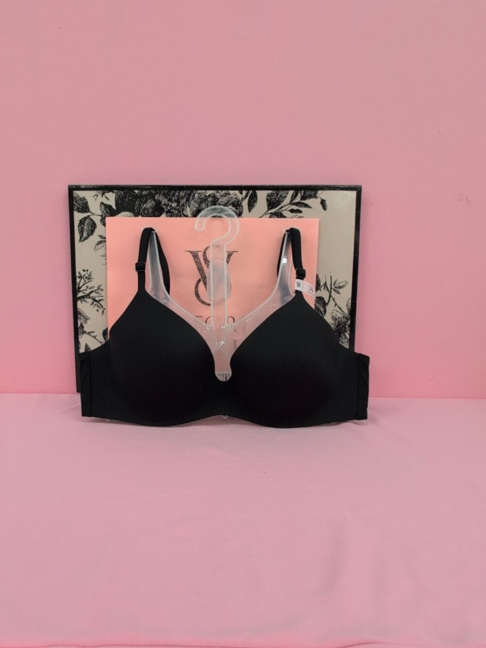 Victoria Secret FlexFactor Lightly Lined Plunge Demi Bra 34C Black